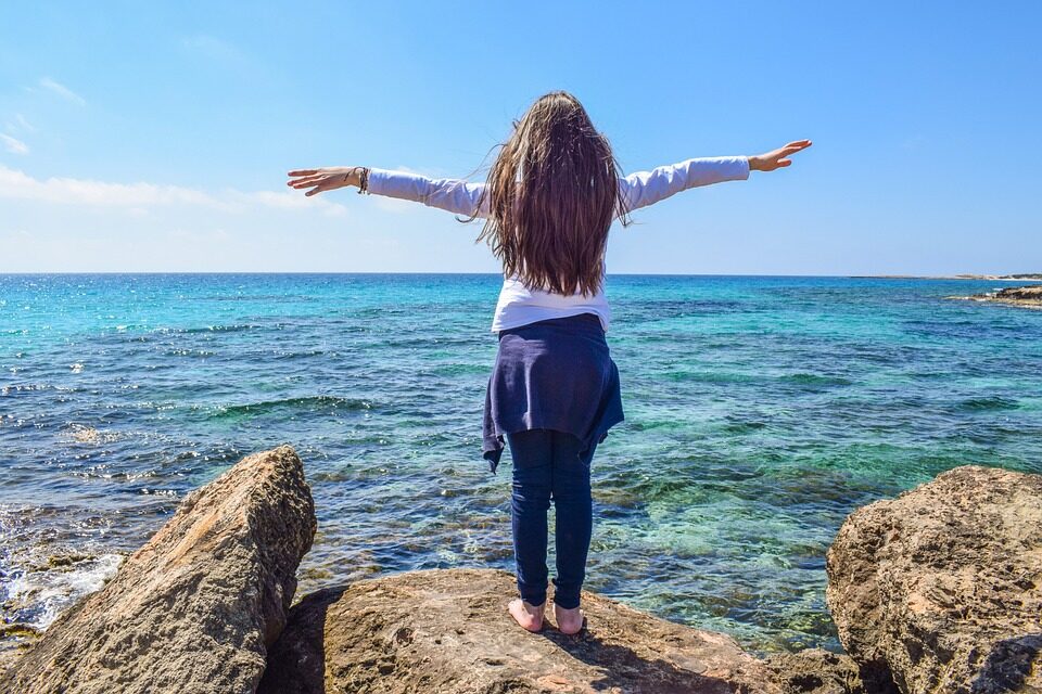 Girl, Sea, Horizon image.